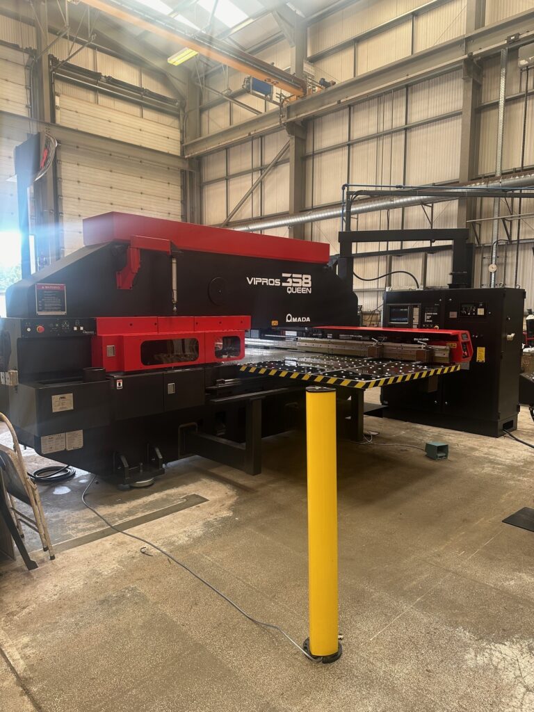 Amada Vipros 358 Queen stk 1989